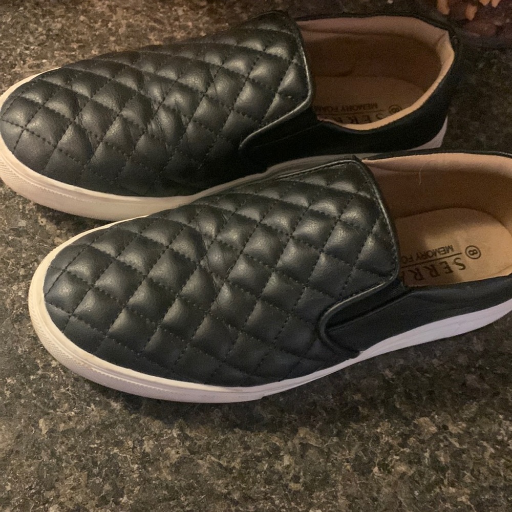 Size 8 black memory foam shoes